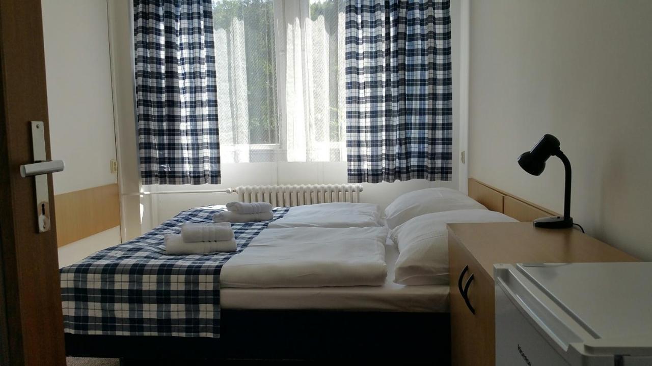 Hotel Hlaska Zlenice Phòng bức ảnh