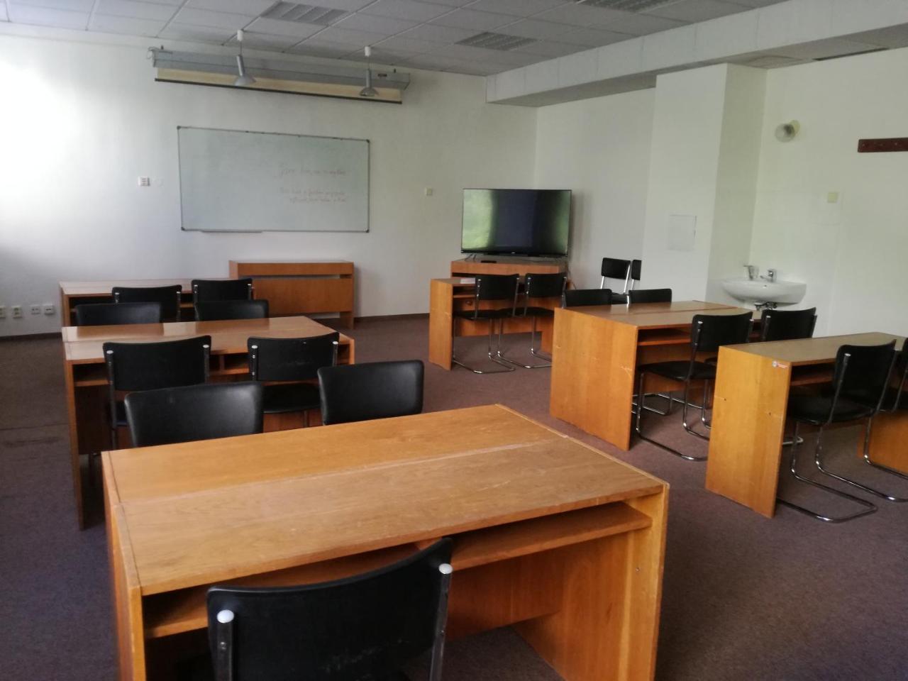 Hotel Hlaska Zlenice Ngoại thất bức ảnh